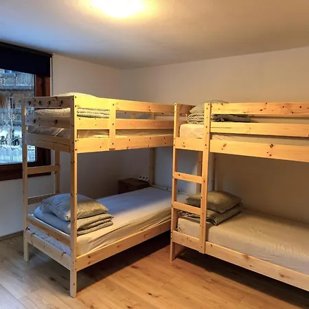 Spacious In With Hot Tub Holiday home