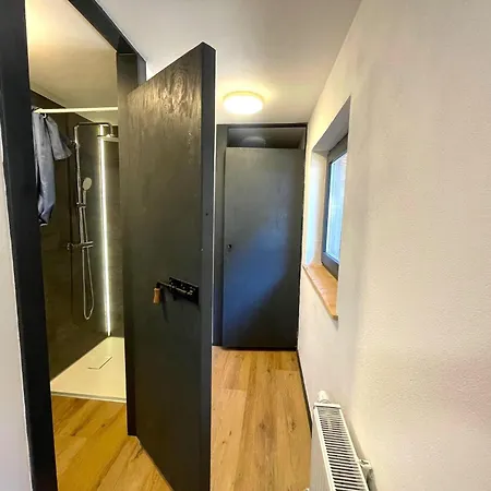 Spacious In With Hot Tub Mayrhofen